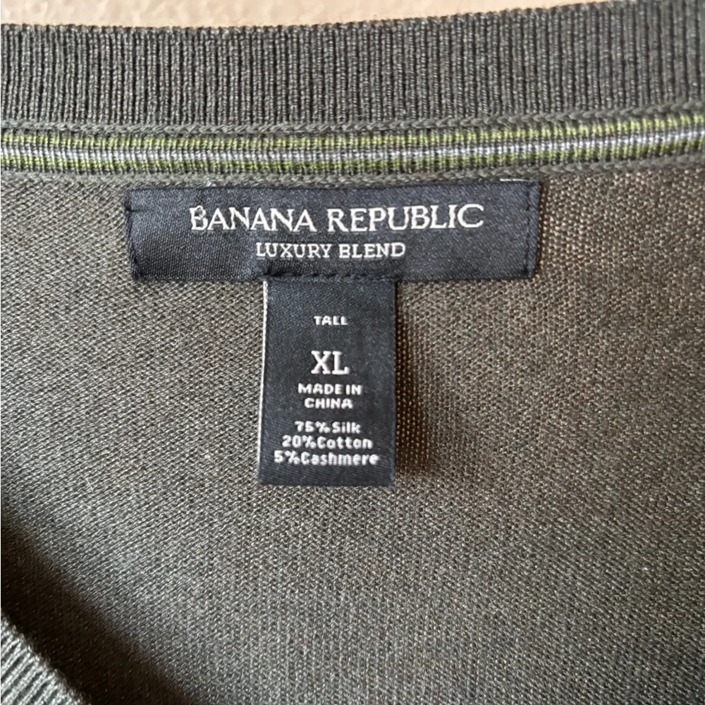 BANANA REPUBLIC SILK COTTON CASHMERE V-NECK SWEATER OLIVE‎ XLT